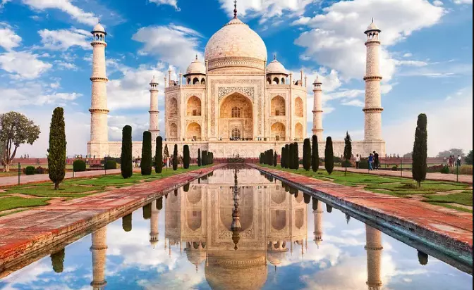 SC mandates prior approval for tree cutting within 5 km of Taj Mahal, reiterates 2015 orders to safeguard the monument.