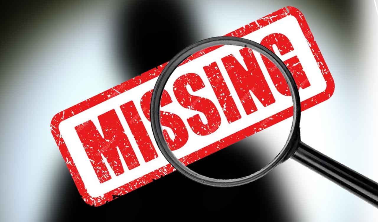 Five family members missing in Siddipet’s Khaderpur; police probe underway amid suspicions of financial distress. Five family members missing in Siddipet’s Khaderpur; police probe underway amid suspicions of financial distress.