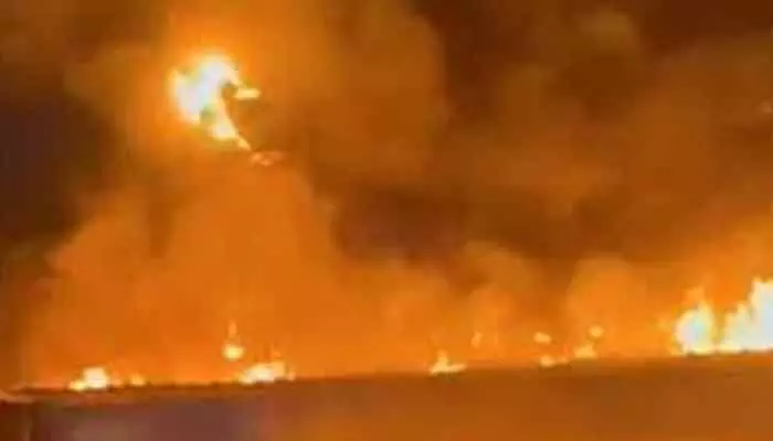 Fire engulfs Gomati Electronics showroom in Shalibanda. Car driver escapes safely; showroom owner seriously injured.