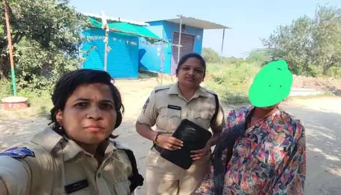 Mudhol police women squad promptly saved a woman attempting suicide, ensuring her safety and family reunification.
