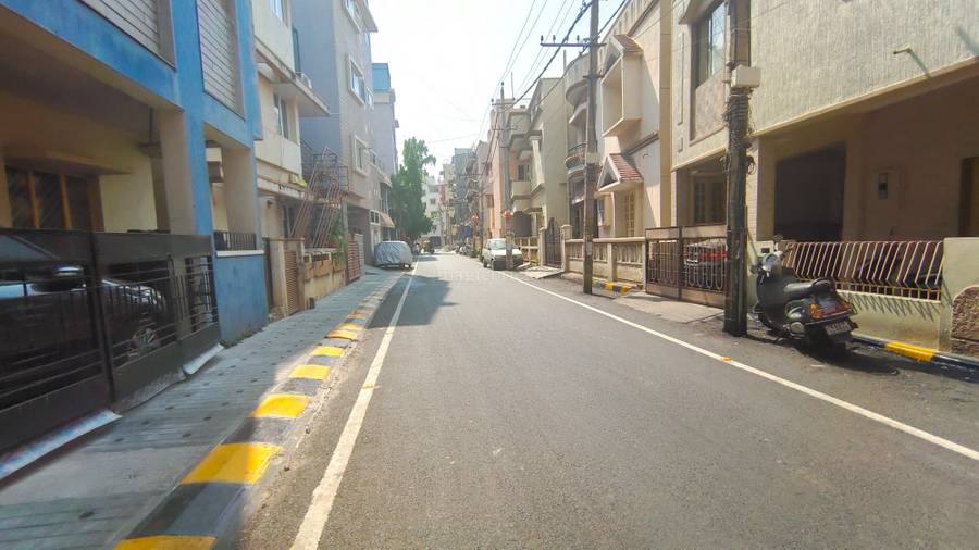 Divisional Corporator Jangam Shweta Madhukar Reddy laid the foundation for Brindavan Nagar road works worth ₹71.17 lakh.