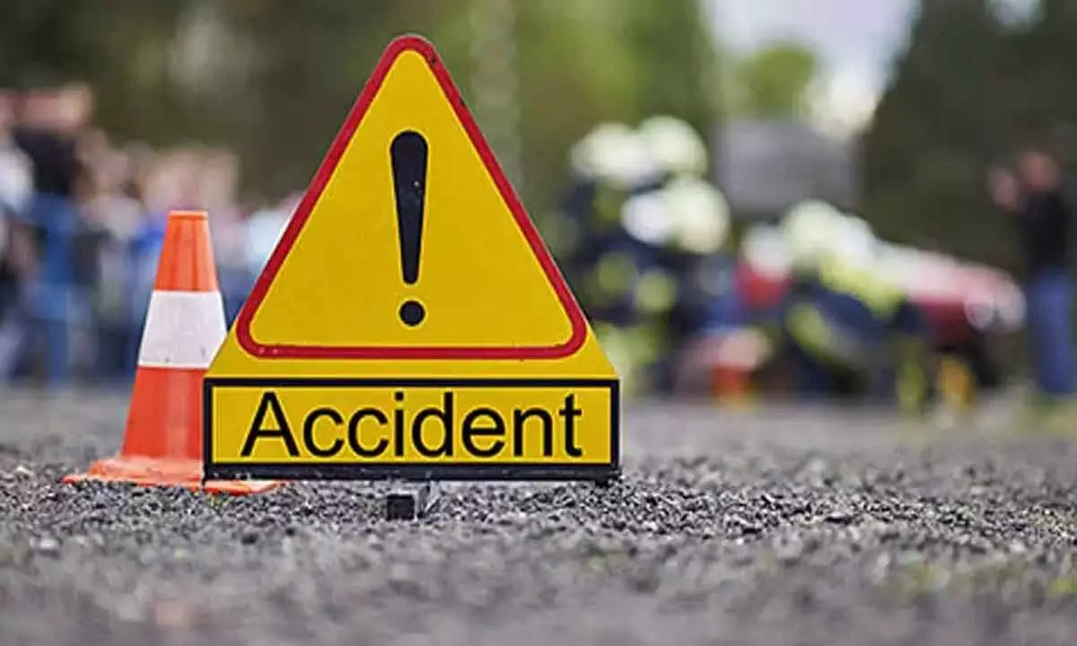 Mechanic Saidu died on the spot after crashing into a parked lorry while travelling on the national highway.