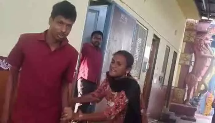 A confrontation between a Jonnawada temple employee and a hijra created a stir, with allegations of money fraud.