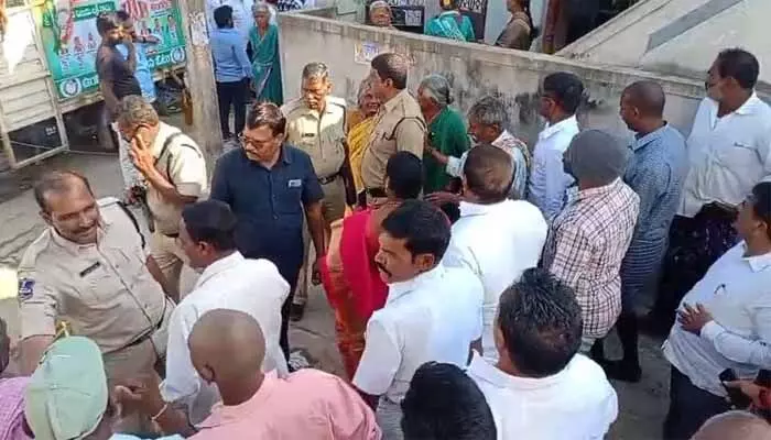 Villagers in Goplapur protested Minister Joopalli shouting “Go Back.” Tensions rose as locals questioned Congress candidate selection and local development.